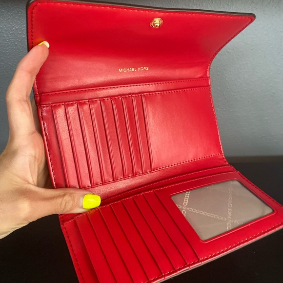Michael Kors red wallet - Picture 2 of 3